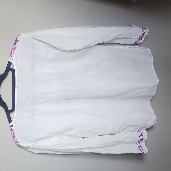 Lightweight white beachy embroidered shirt women's small - Picture 3 of 3